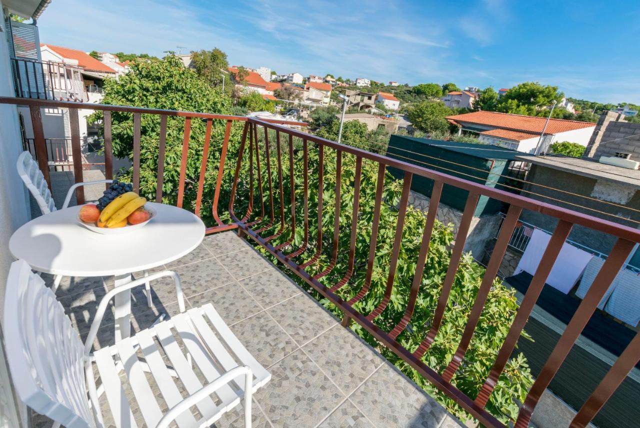 Apartments Matejka I Primosten Bagian luar foto