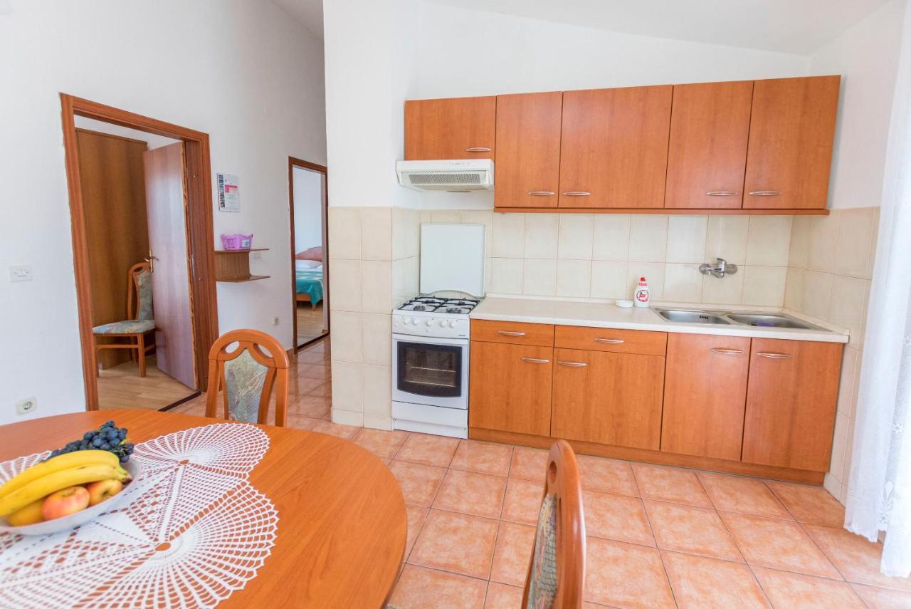 Apartments Matejka I Primosten Bagian luar foto