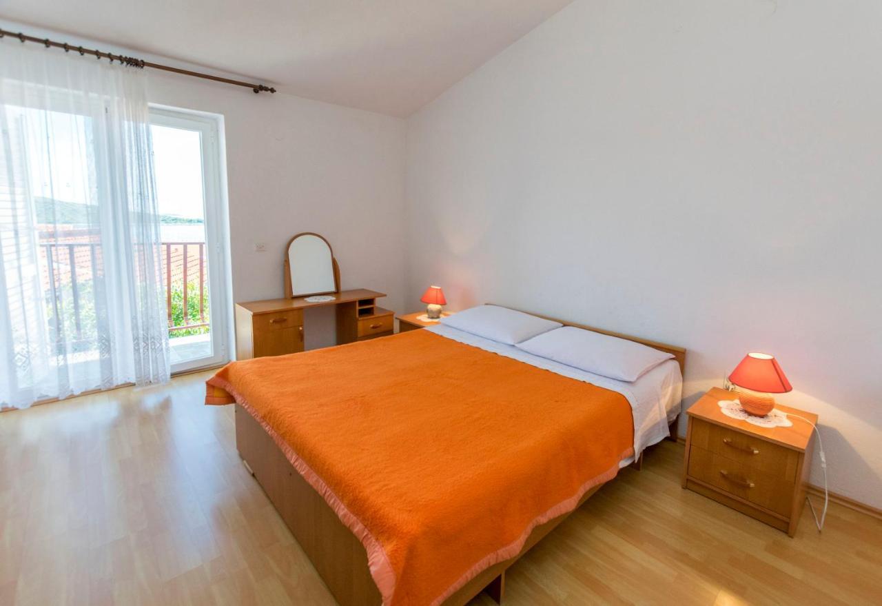 Apartments Matejka I Primosten Bagian luar foto