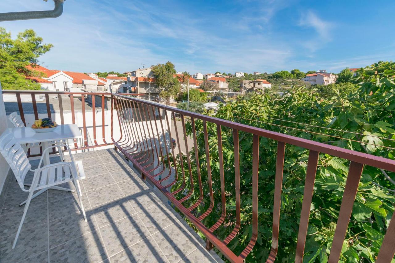 Apartments Matejka I Primosten Bagian luar foto